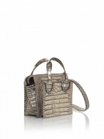 pepe tote-in-rettile