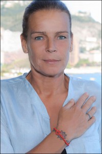 La-Principessa-Stephanie-di-Monaco-con-il-braccialetto-Cruciani-C-Fiocco-Rosso_1