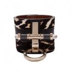 I bracciali Givenchy.