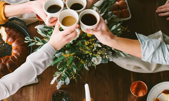 Cosa indossare a un brunch con le amiche